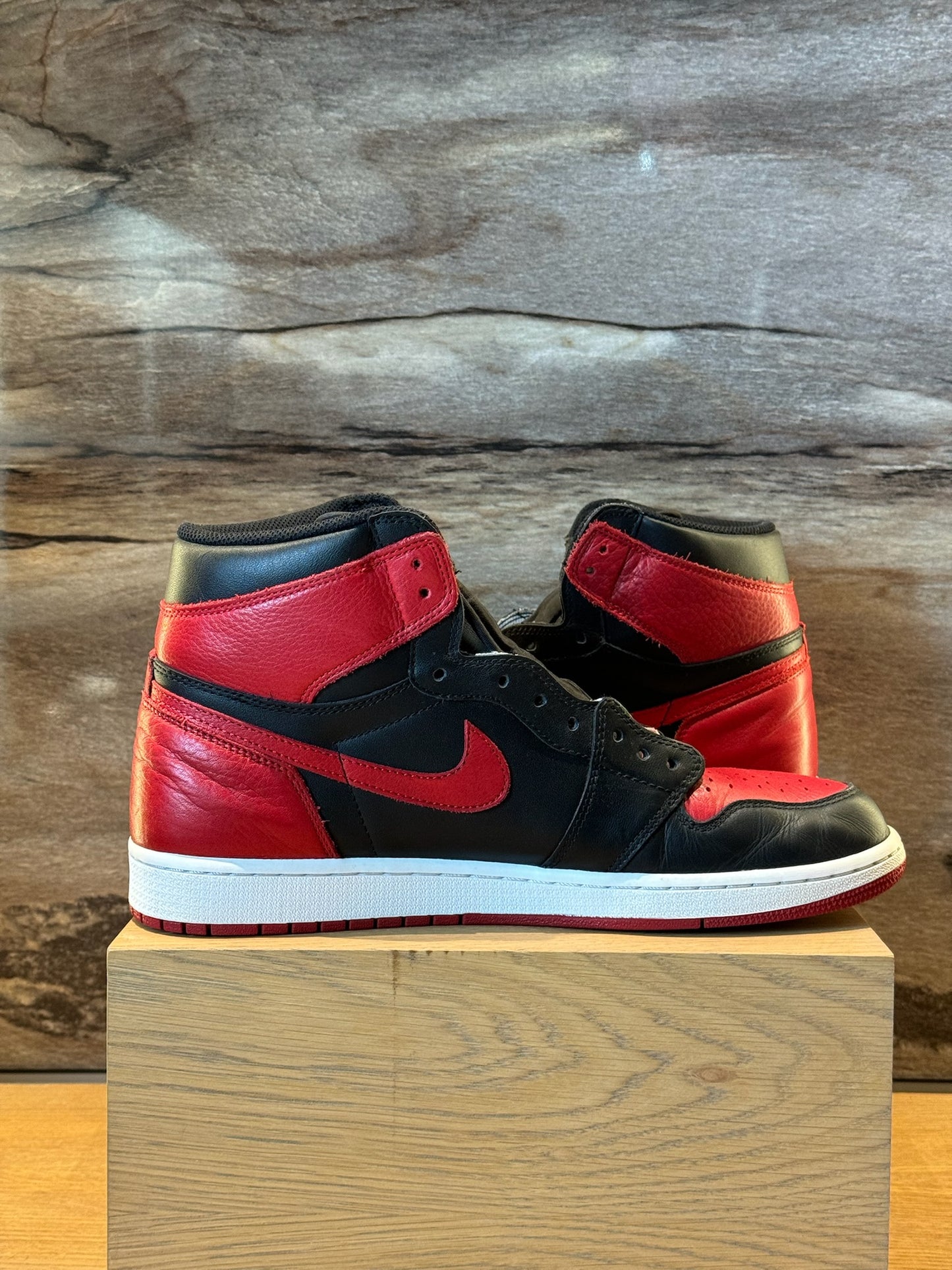 Air Jordan 1 High Bred Banned 2016