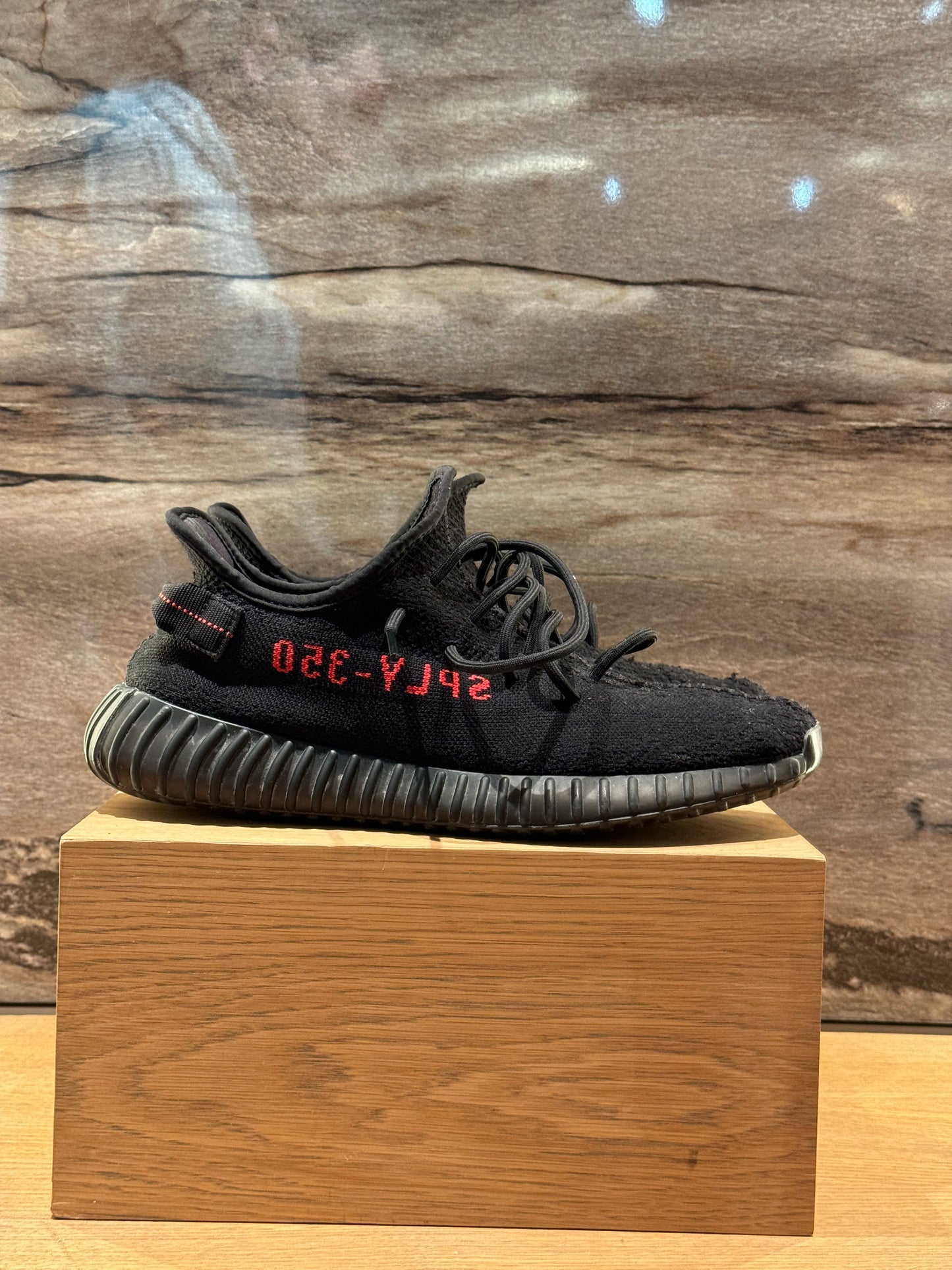 Yeezy Boost 350 V2 Bred