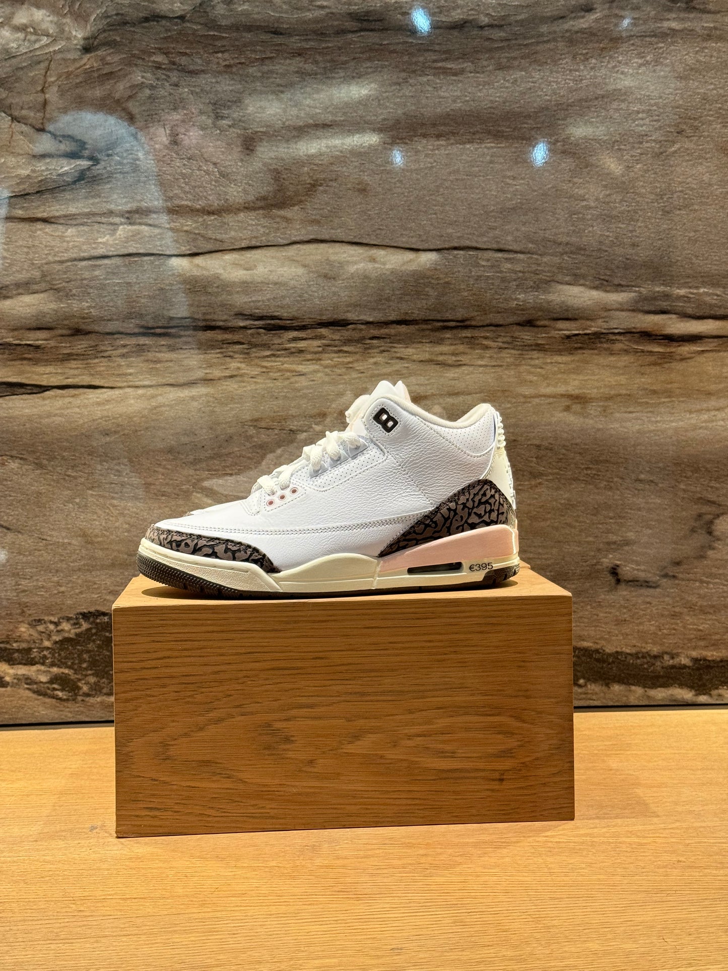 Air Jordan 3 Neapolitan