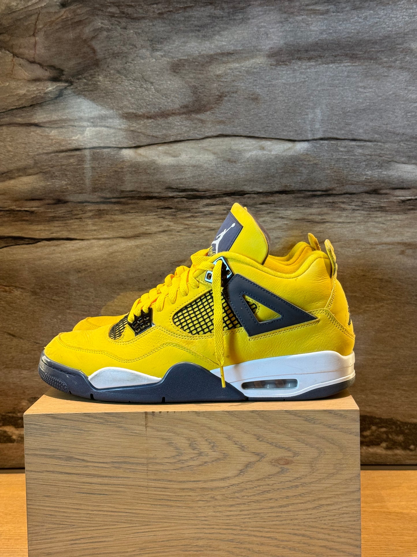 Air Jordan 4 Retro Lightning