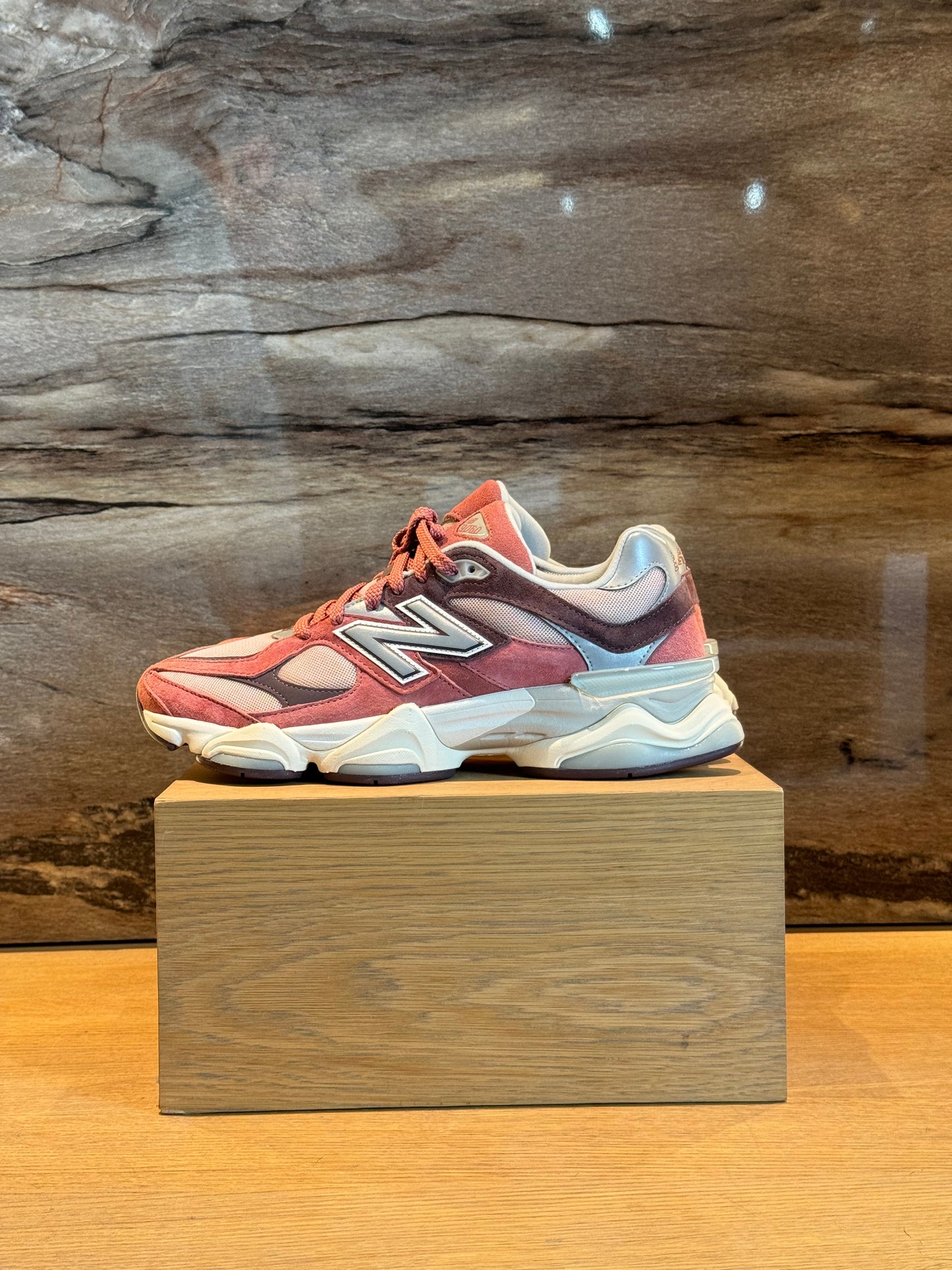 New Balance 9060 Cherry Blossum