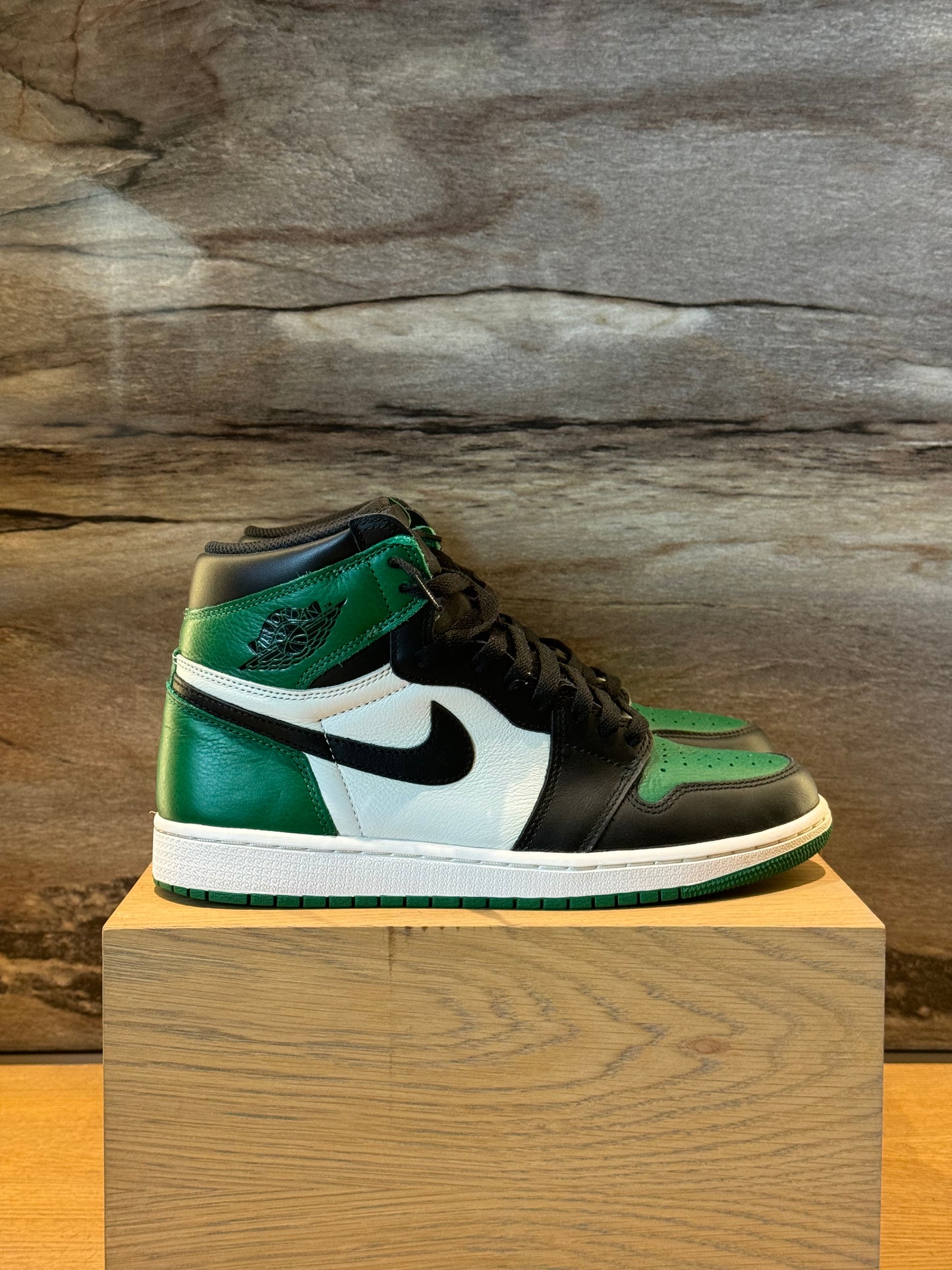 Air Jordan 1 High Pine Green