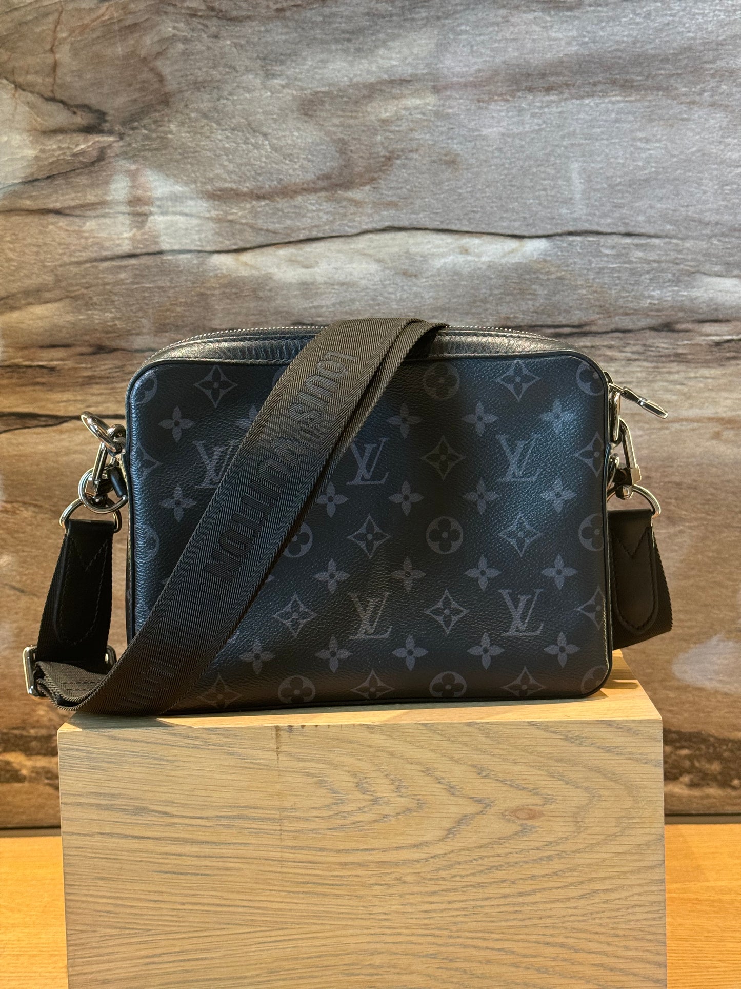 Louis Vuitton Trio Messenger Bag Leather