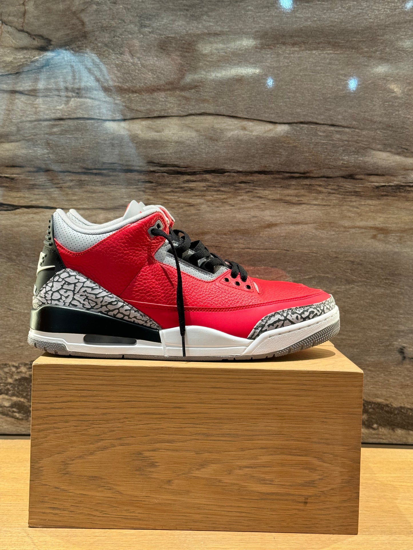 Air Jordan 3 SE Red Unite