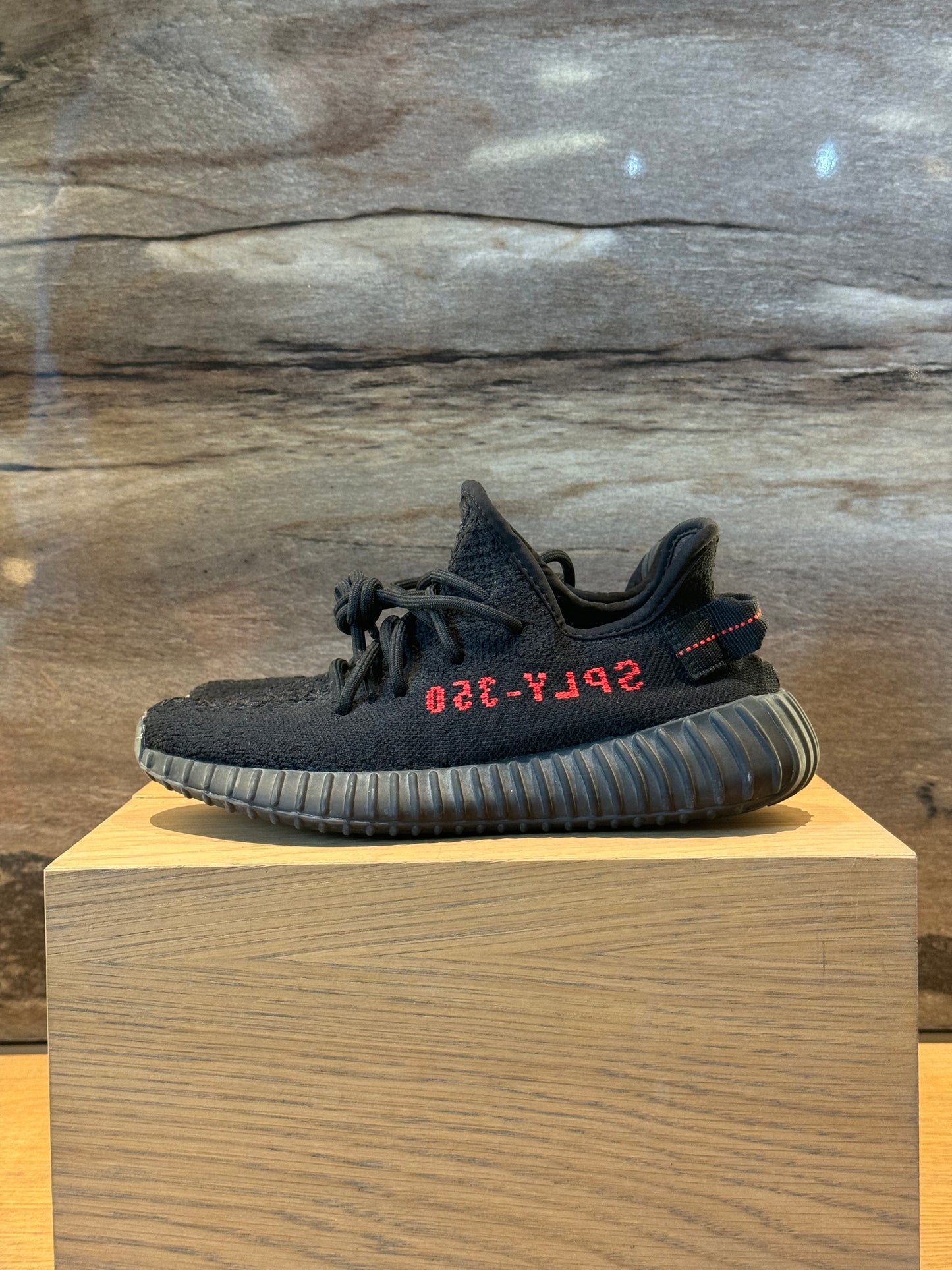 Yeezy Boost 350 V2 Bred