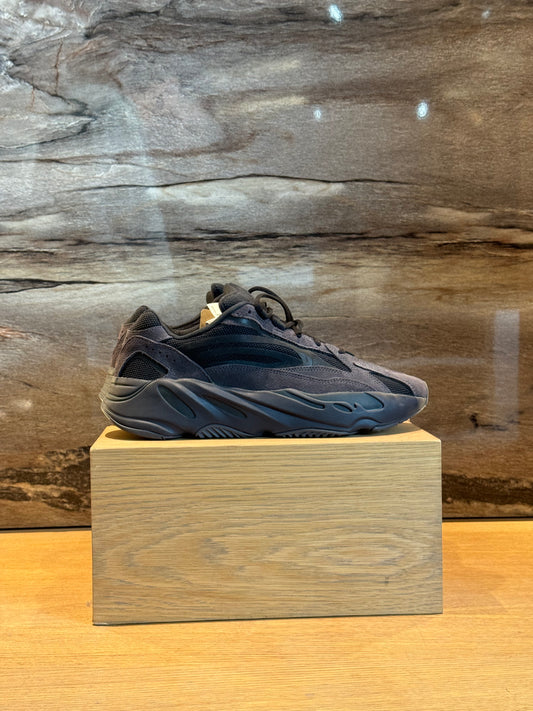 Yeezy Boost 700 V2 Vanta