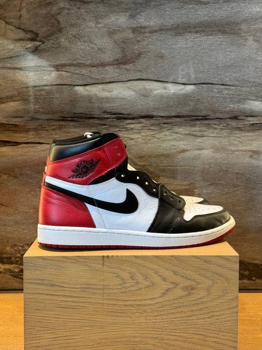 Air Jordan 1 High Black Toe 2016