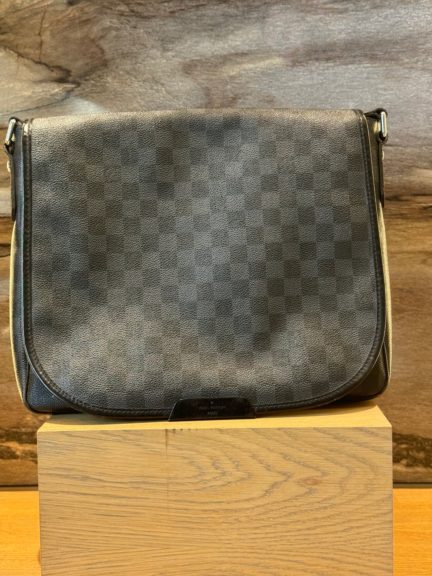 Louis Vuitton Messenger Bag Leather Damier