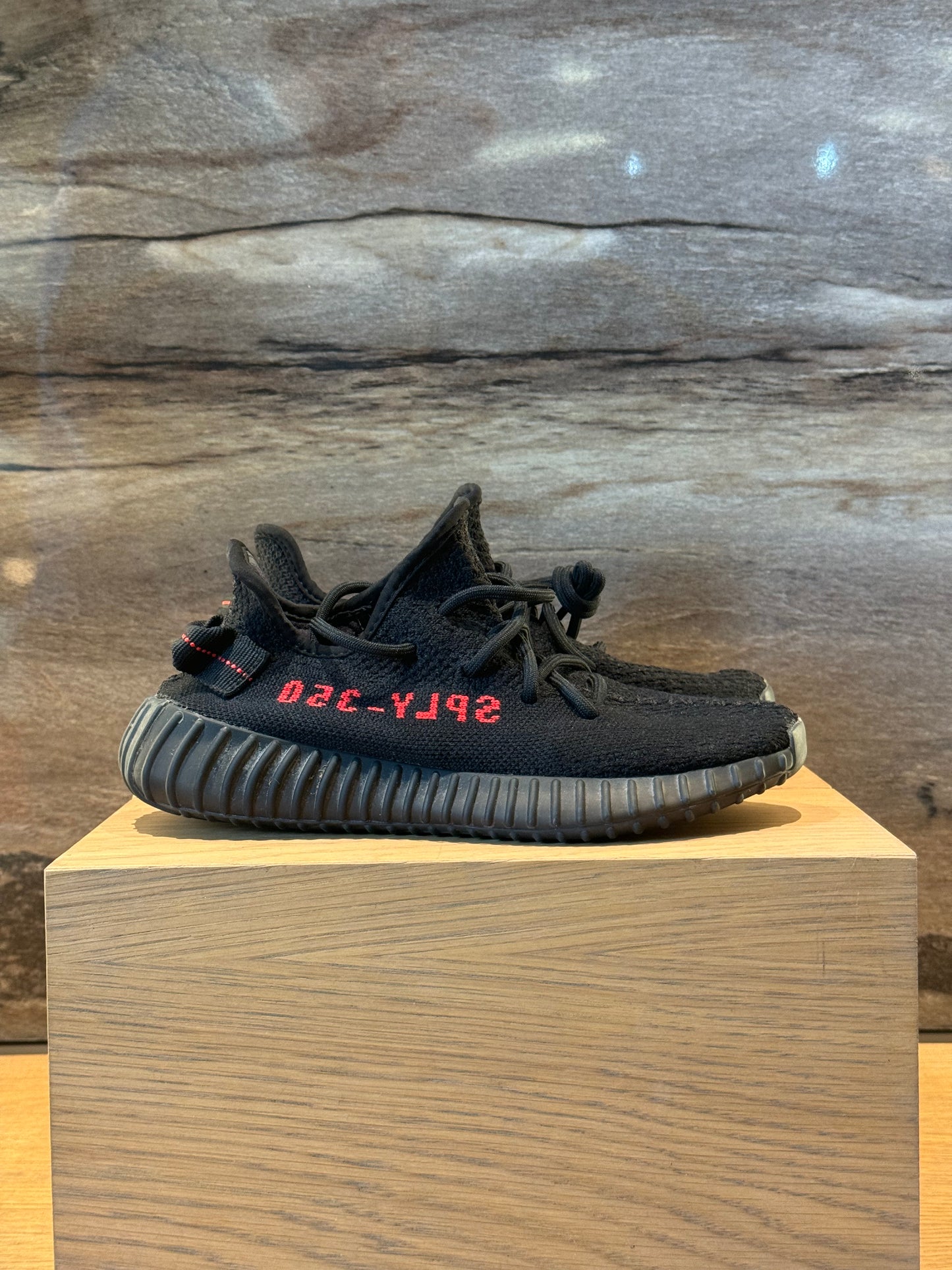 Yeezy Boost 350 V2 Bred