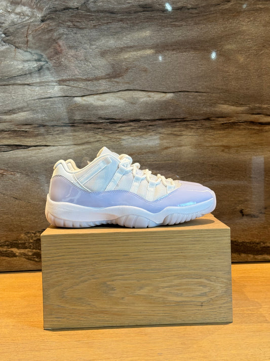 Air Jordan 11 Low Purple