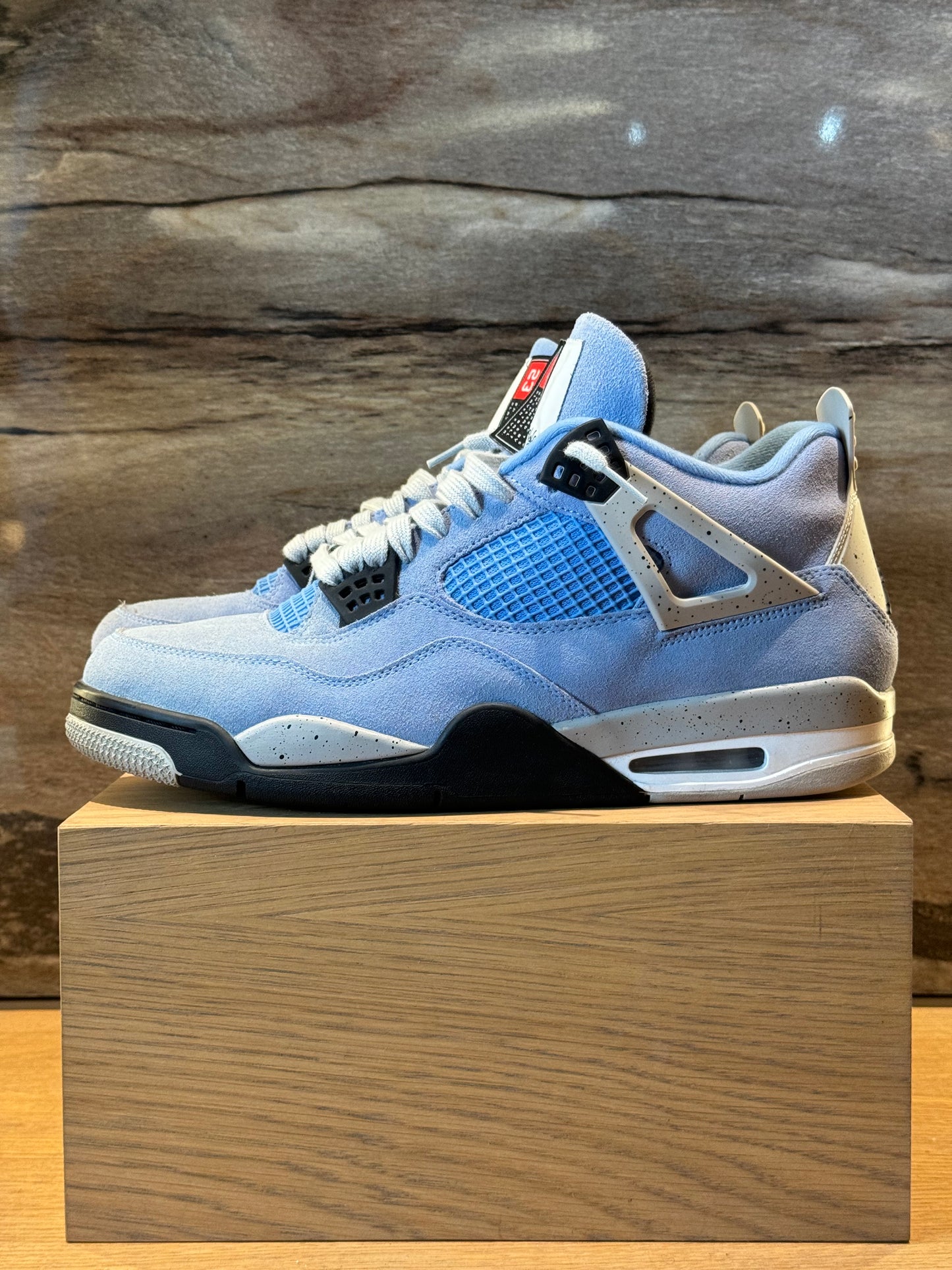 Air Jordan 4 Retro University Blue