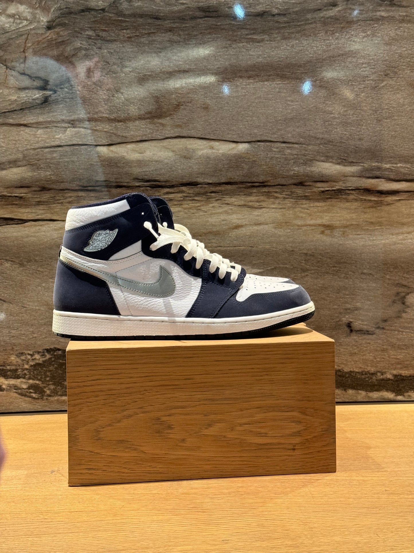 Air Jordan 1 High Japan Midnight Navy