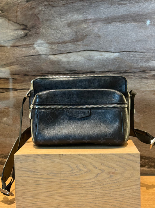 Louis Vuitton Messenger Bag Monogram Black Leather