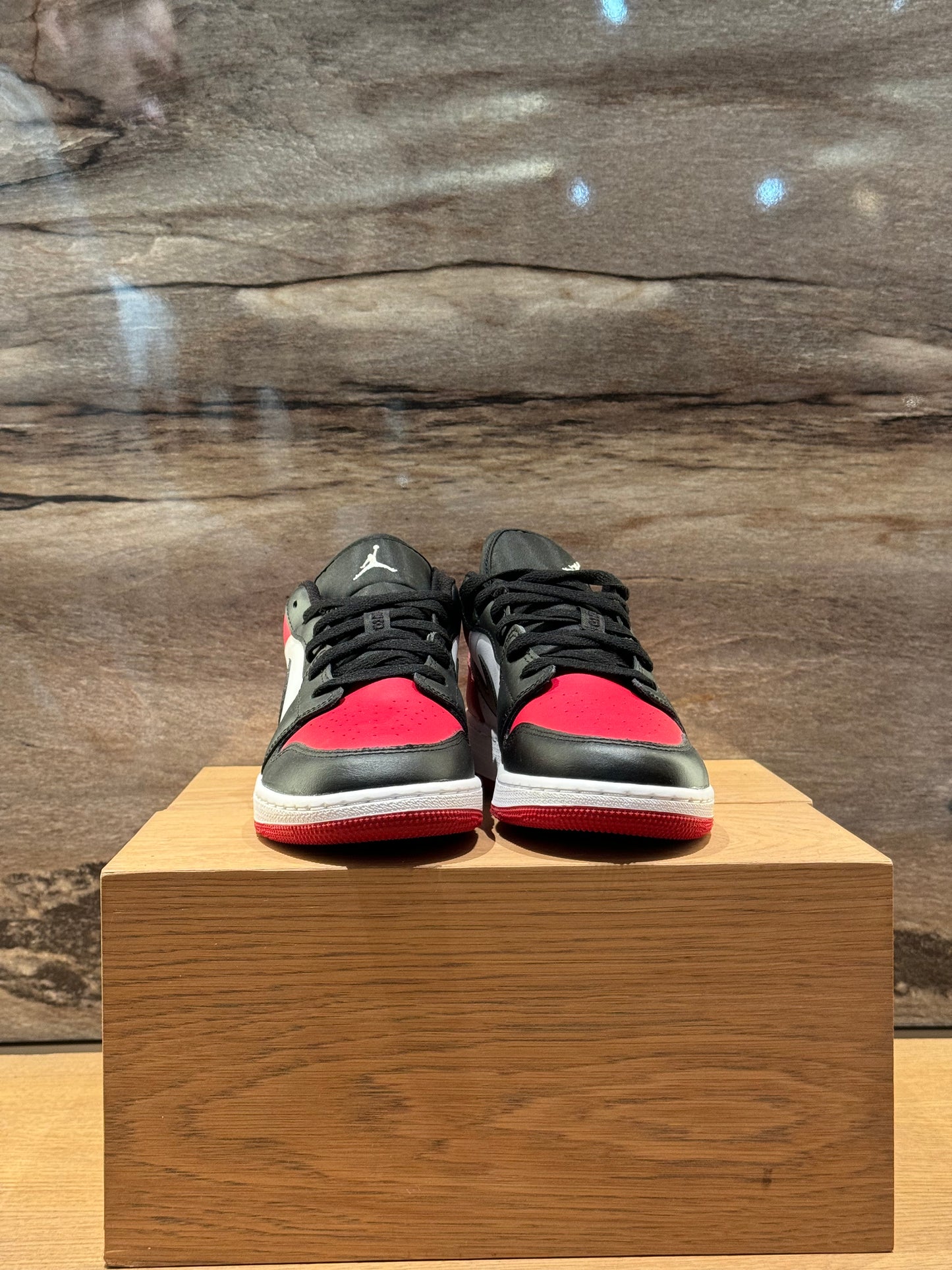 Air Jordan 1 Low Bred Toe