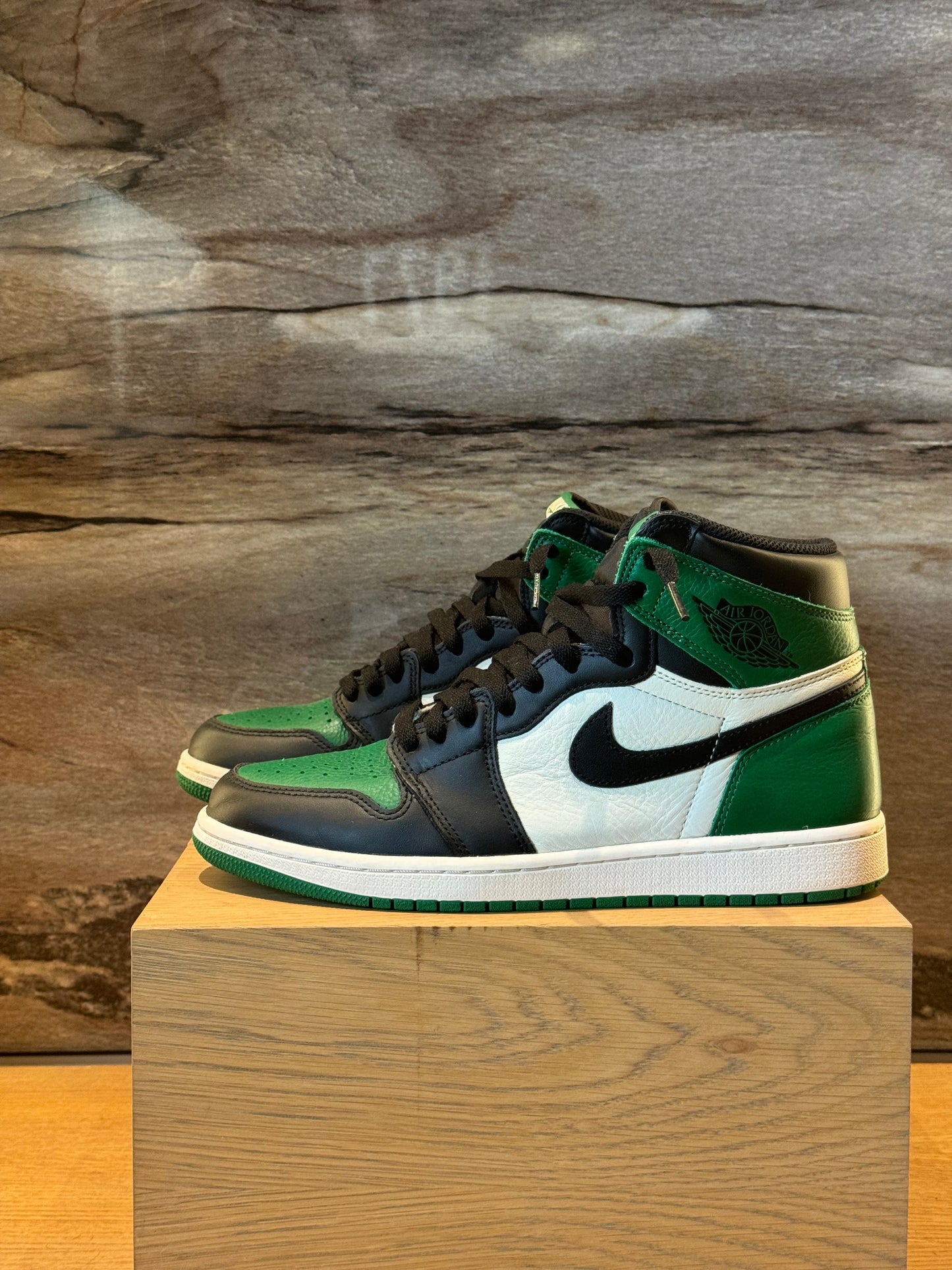 Air Jordan 1 High Pine Green