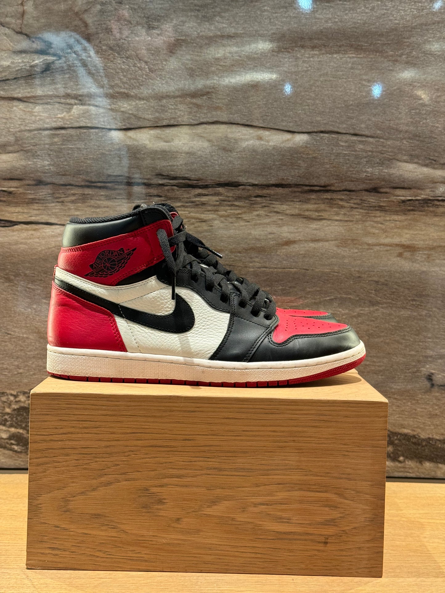 Air Jordan 1 High Bred Toe 2018