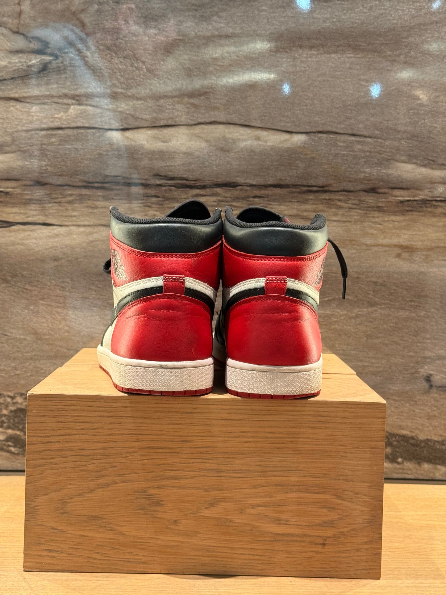 Air Jordan 1 High Bred Toe 2018