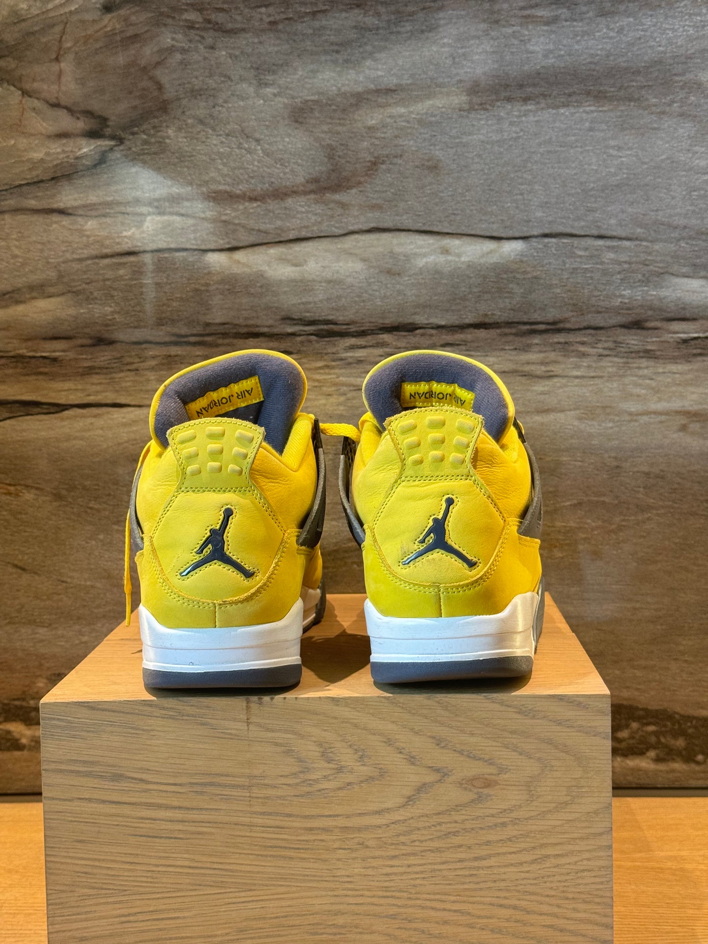 Air Jordan 4 Retro Lightning