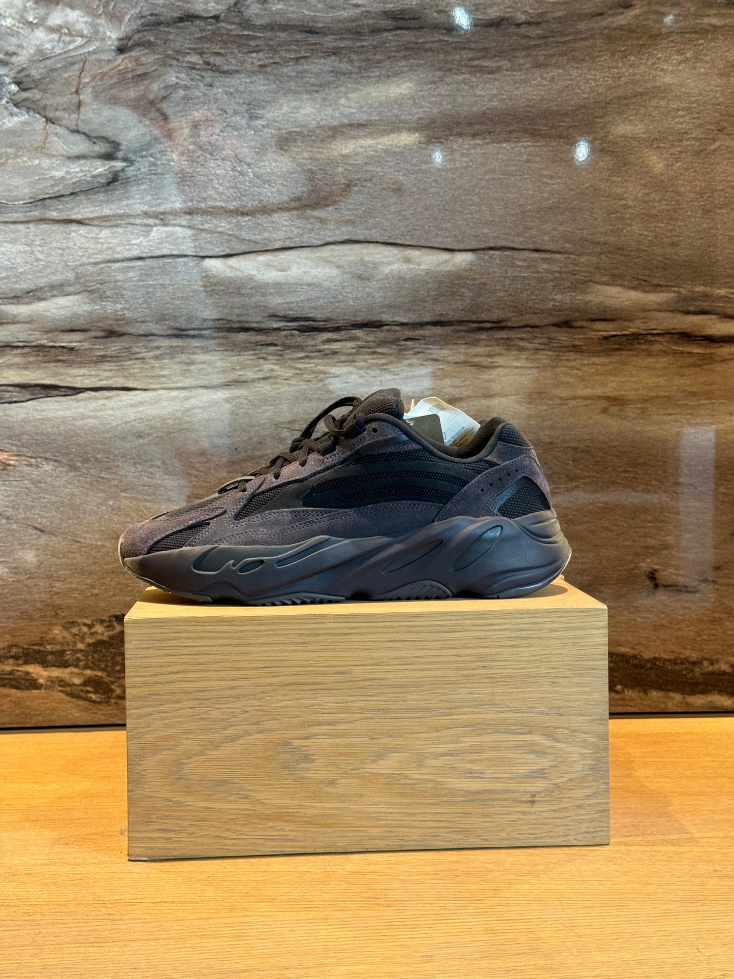 Yeezy Boost 700 V2 Vanta