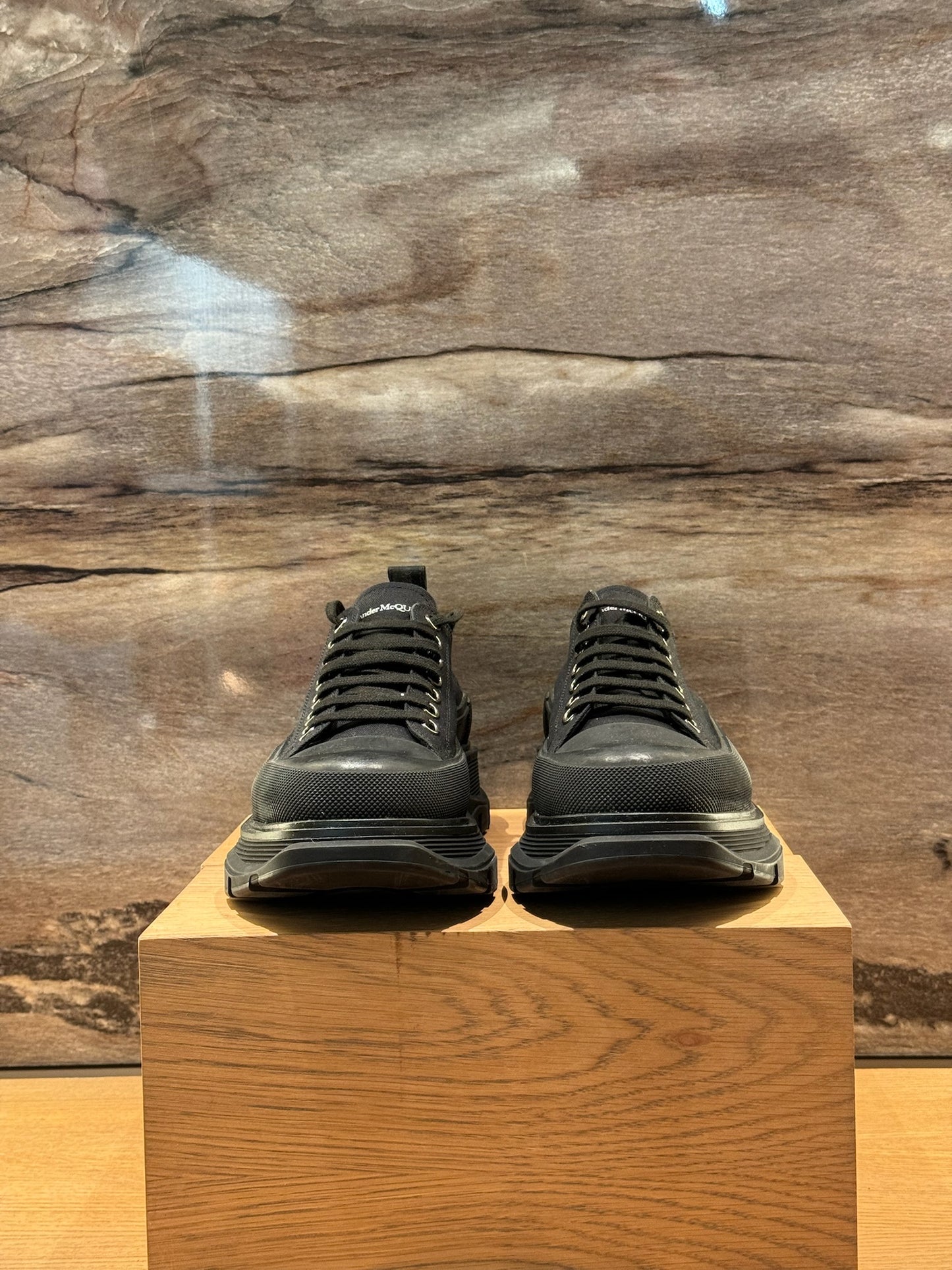 Alexander McQueen Sneakers Low Oversized Black