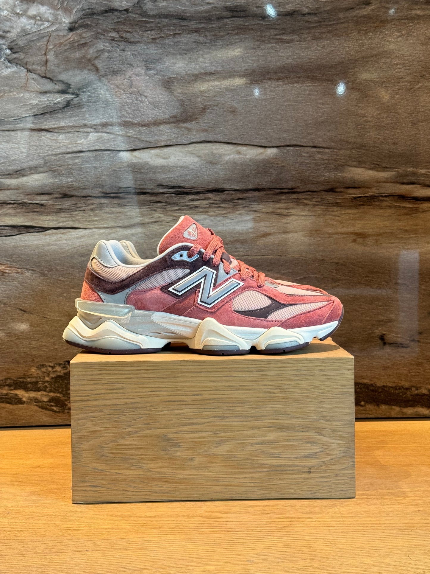 New Balance 9060 Cherry Blossum