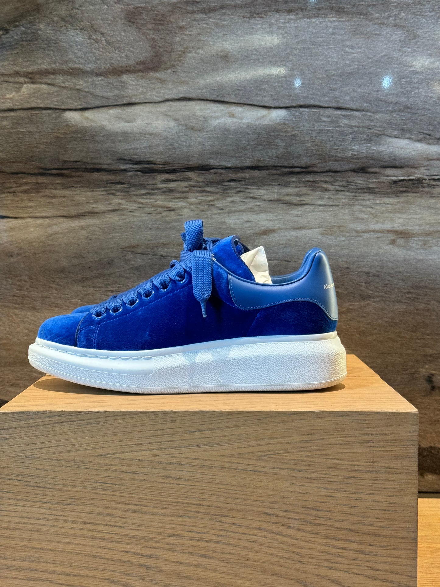 Alexander McQueen Sneakers Oversized Velvet Blue